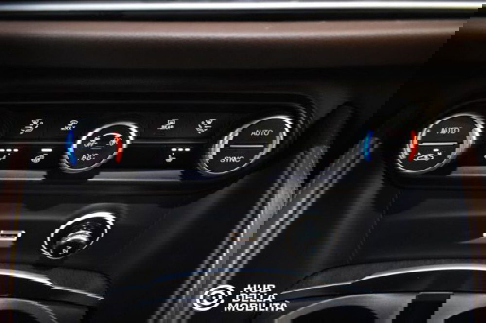 Alfa Romeo Stelvio usata a Perugia (13)