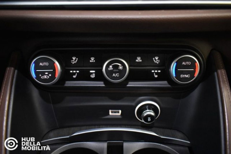 Alfa Romeo Stelvio usata a Perugia (13)