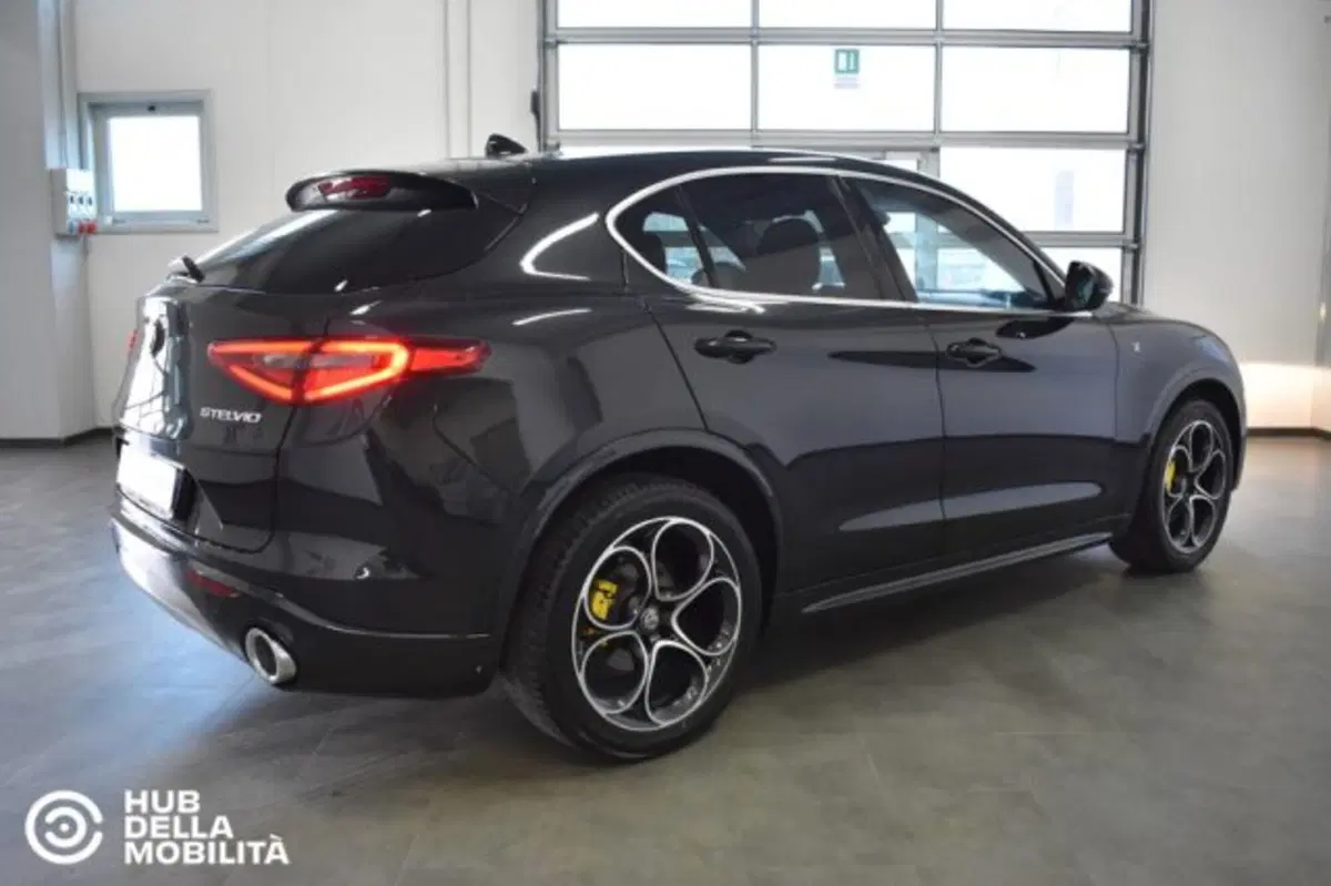 Alfa Romeo Stelvio usata a Perugia (4)