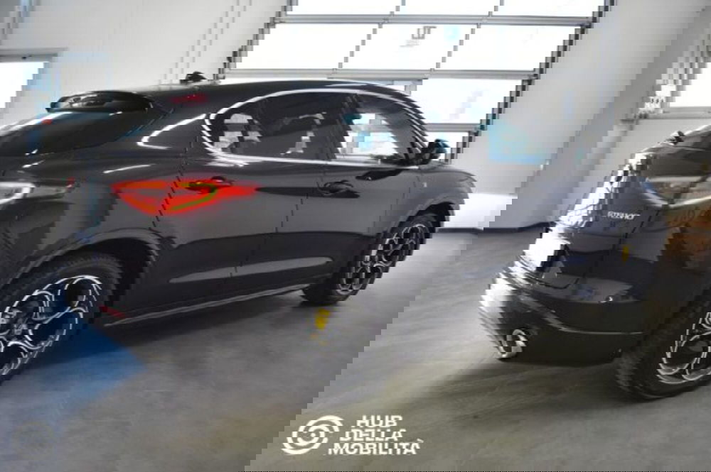 Alfa Romeo Stelvio usata a Perugia (4)