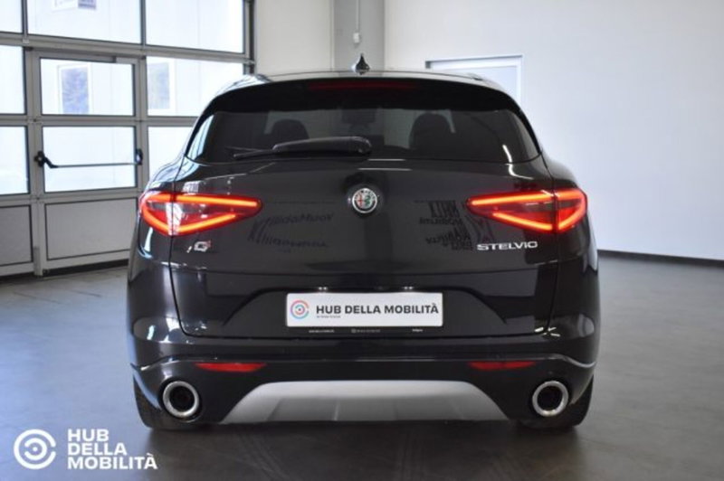 Alfa Romeo Stelvio usata a Perugia (5)