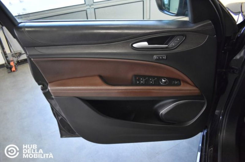 Alfa Romeo Stelvio usata a Perugia (7)