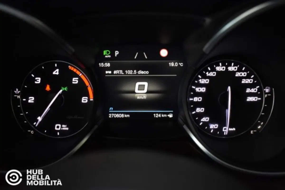 Alfa Romeo Stelvio usata a Perugia (8)