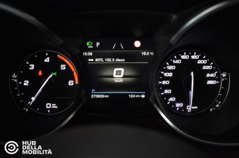 Alfa Romeo Stelvio usata a Perugia (8)