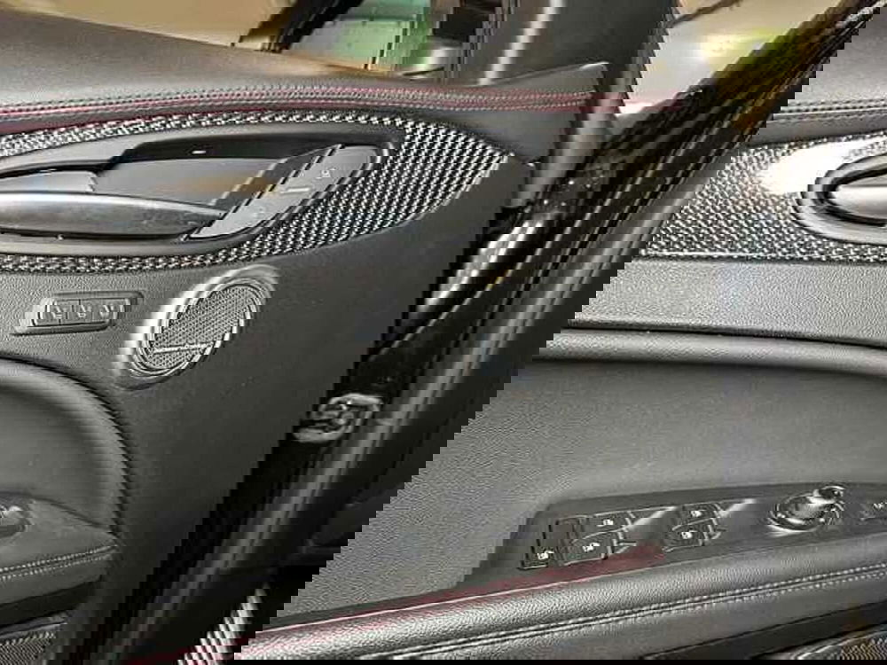 Alfa Romeo Stelvio usata a Genova (13)