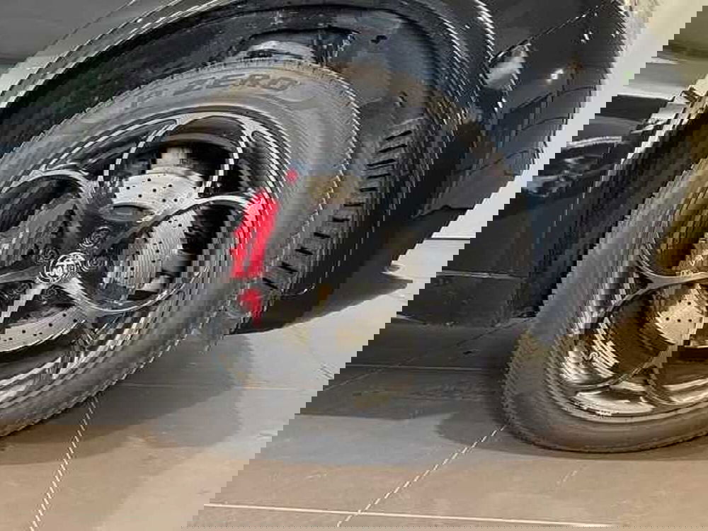 Alfa Romeo Stelvio usata a Genova (14)