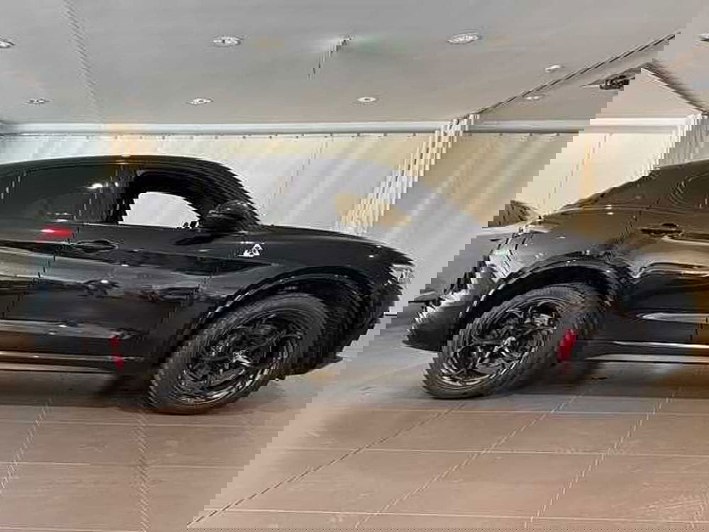 Alfa Romeo Stelvio usata a Genova (2)