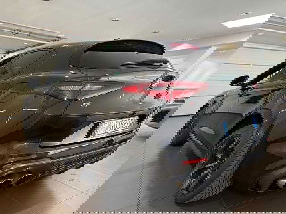 Alfa Romeo Stelvio usata a Genova (4)