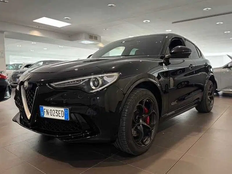 Alfa Romeo Stelvio usata a Genova (5)