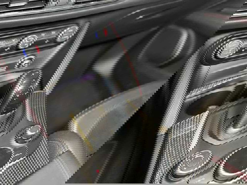 Alfa Romeo Stelvio usata a Genova (8)