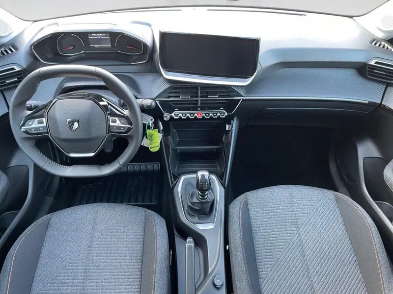 Peugeot 208 nuova a Torino (6)