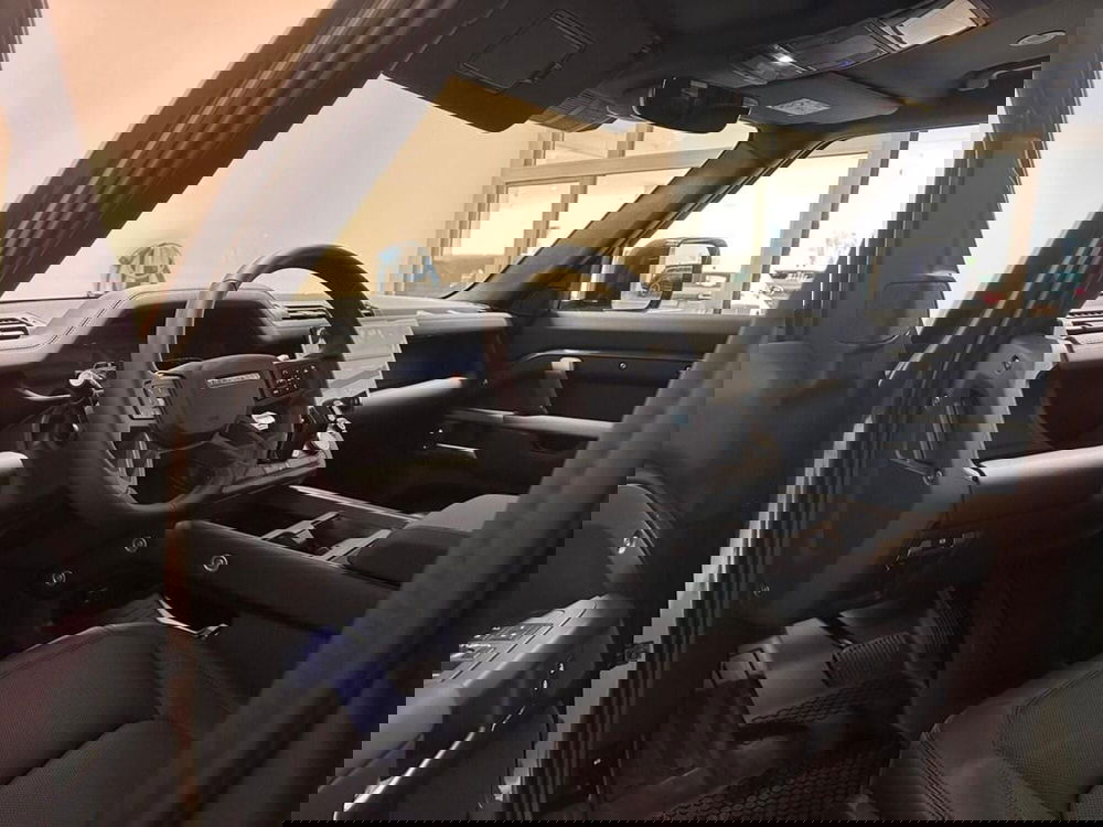 Land Rover Defender usata a Varese (11)