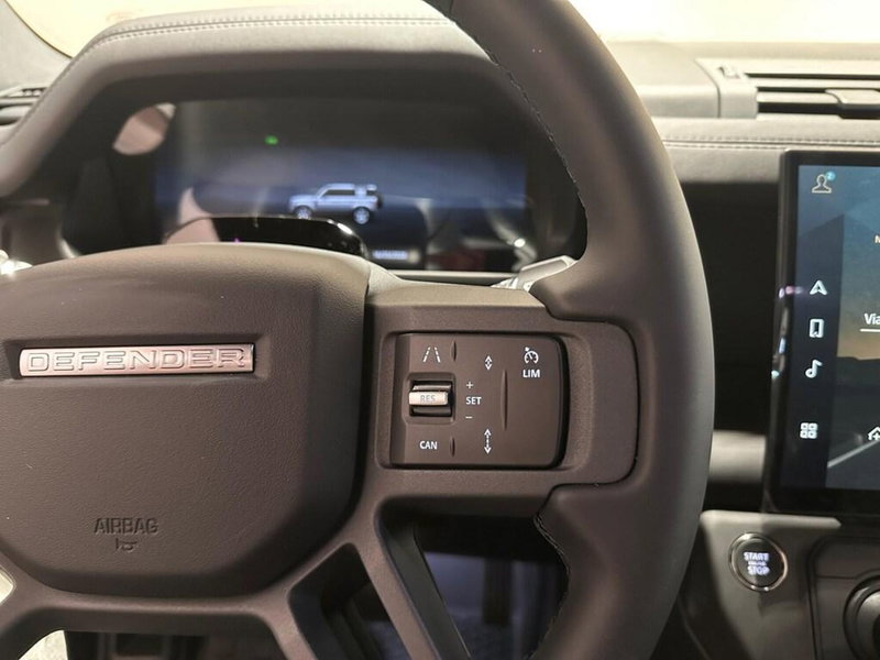 Land Rover Defender usata a Varese (12)