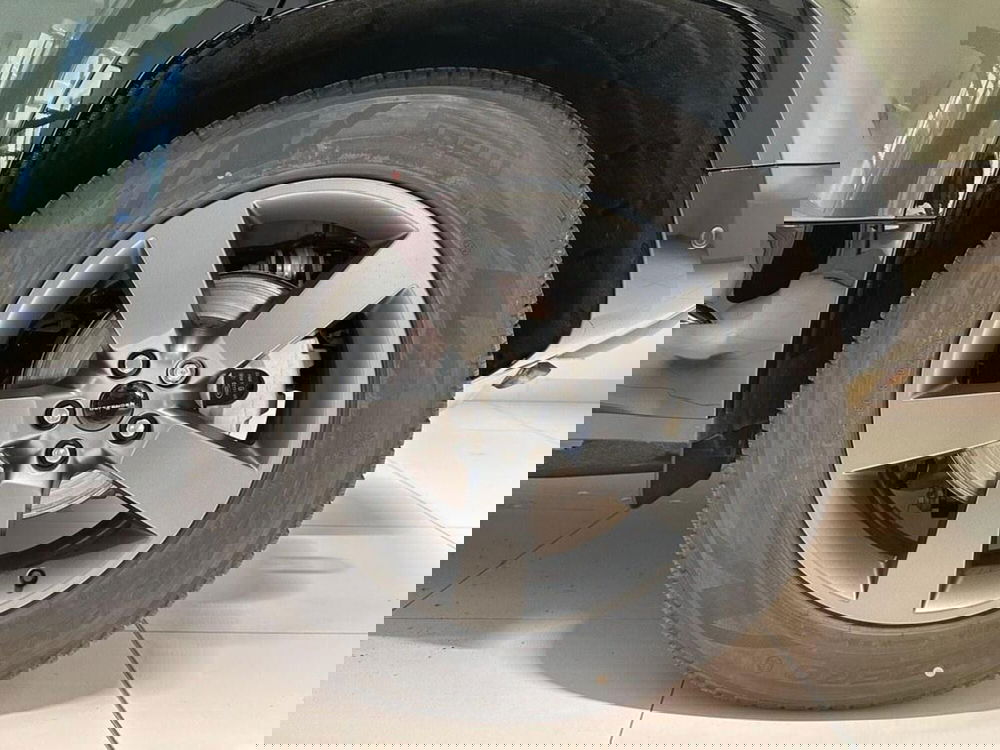 Land Rover Defender usata a Varese (9)