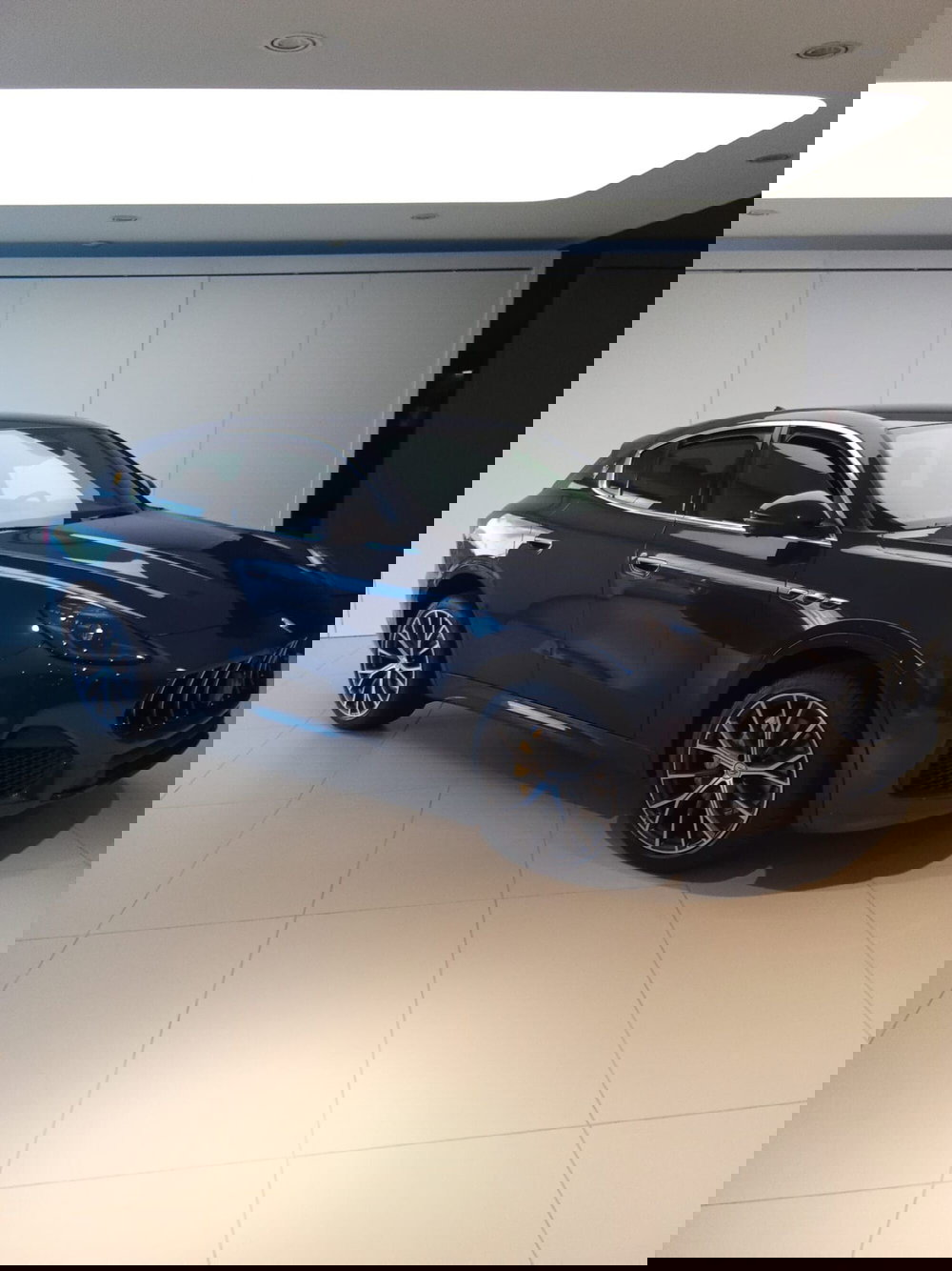 Maserati Grecale nuova a Perugia (4)