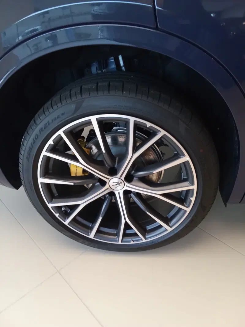 Maserati Grecale nuova a Perugia (6)