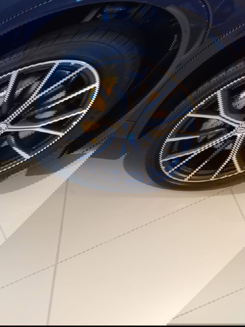 Maserati Grecale nuova a Perugia (7)