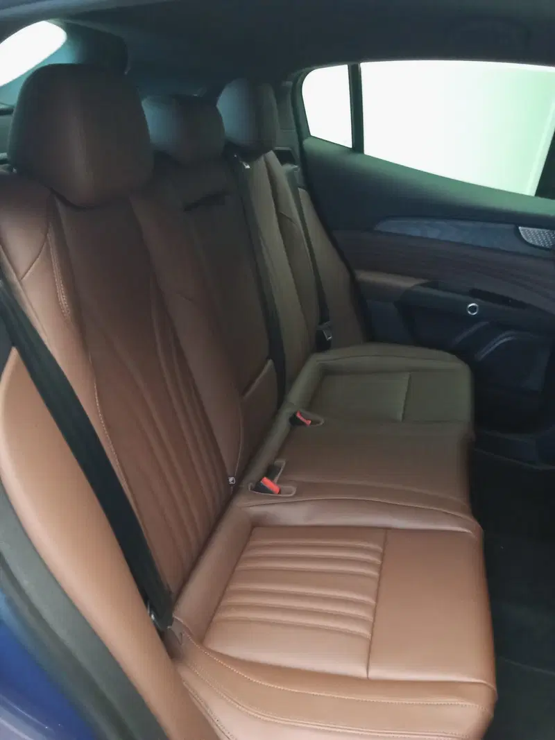 Maserati Grecale nuova a Perugia (9)