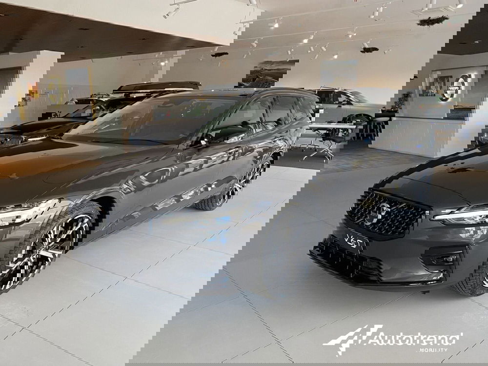 Volvo V60 nuova a Bari