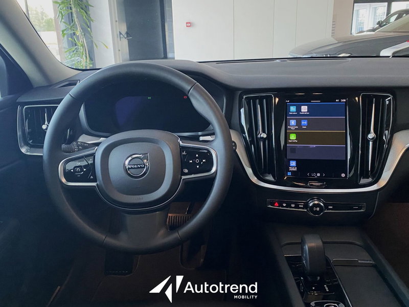 Volvo V60 nuova a Bari (11)