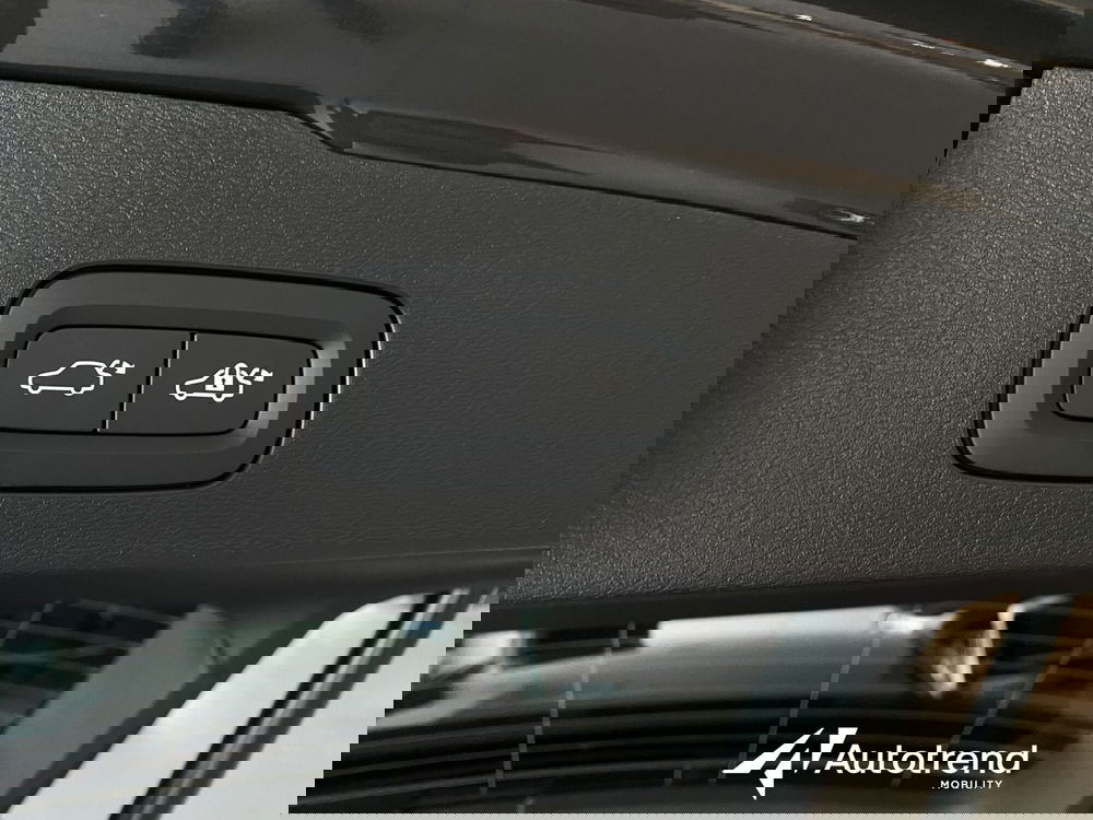 Volvo V60 nuova a Bari (19)