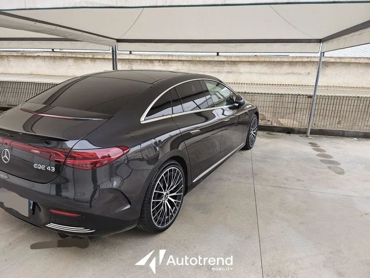 Mercedes-Benz EQE usata a Bari (3)