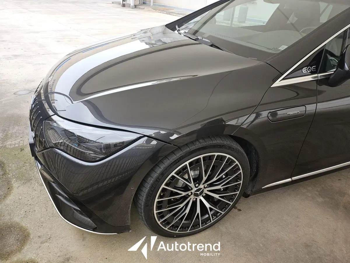 Mercedes-Benz EQE usata a Bari (7)