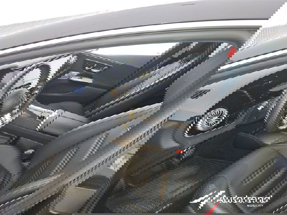 Mercedes-Benz EQE usata a Bari (8)