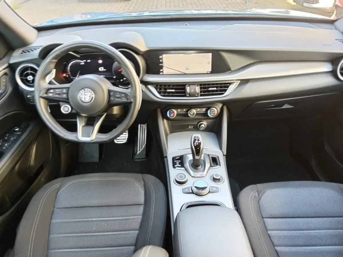Alfa Romeo Stelvio usata a Alessandria (16)