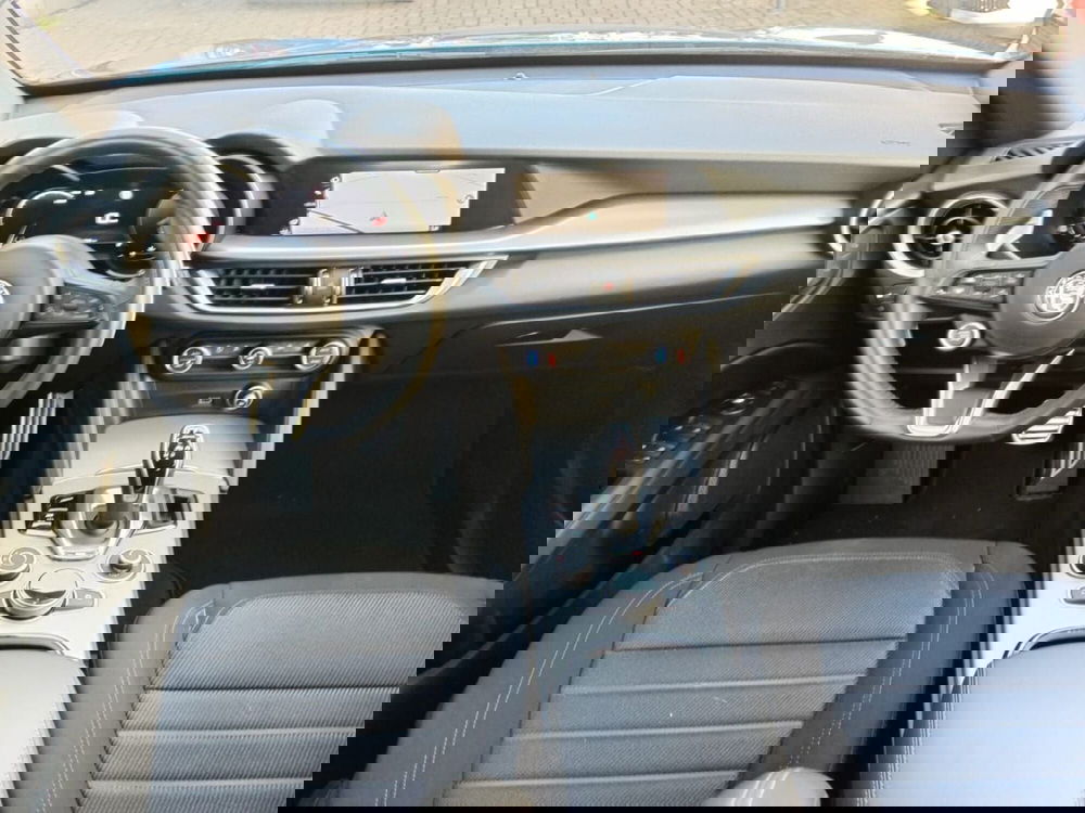 Alfa Romeo Stelvio usata a Alessandria (16)