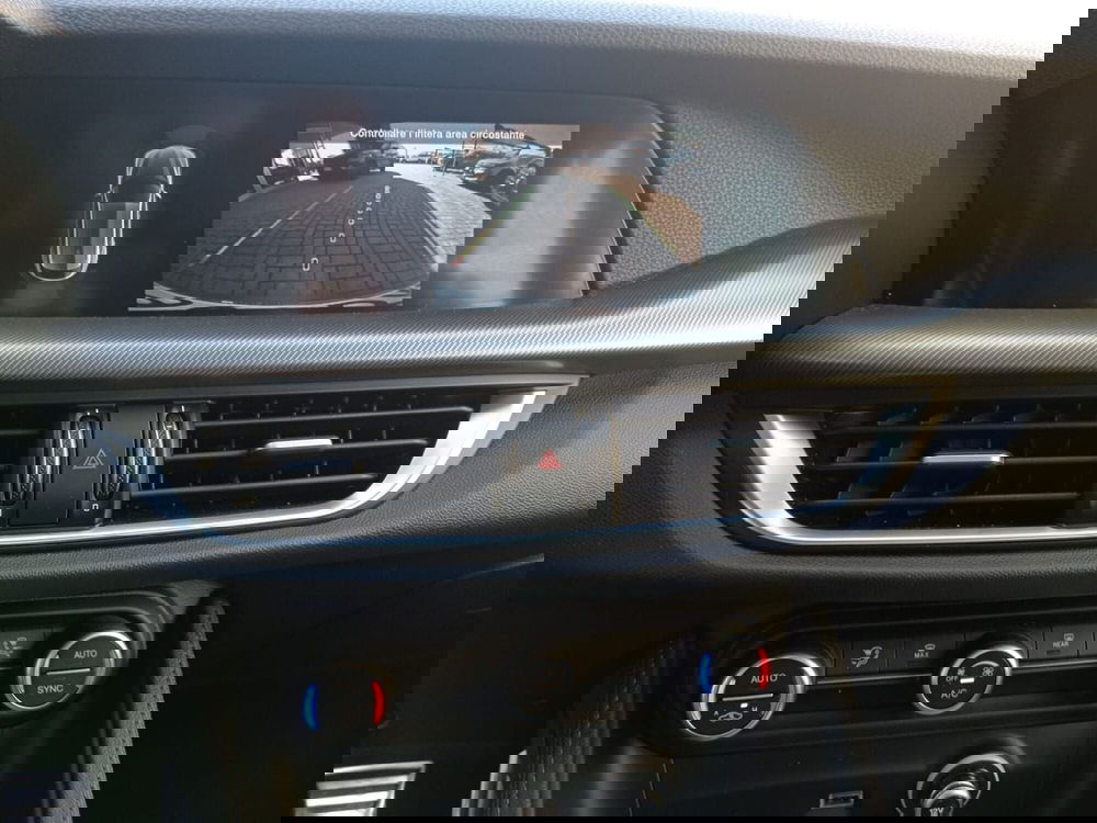 Alfa Romeo Stelvio usata a Alessandria (19)