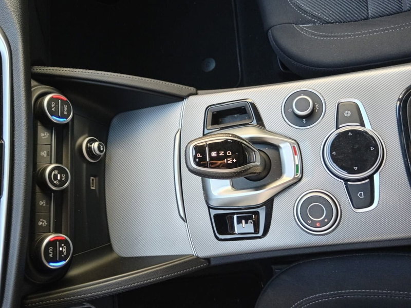 Alfa Romeo Stelvio usata a Alessandria (20)