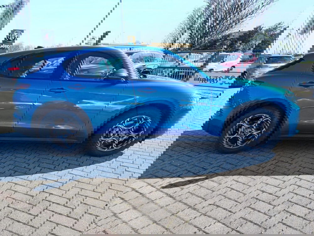 Alfa Romeo Stelvio usata a Alessandria (4)