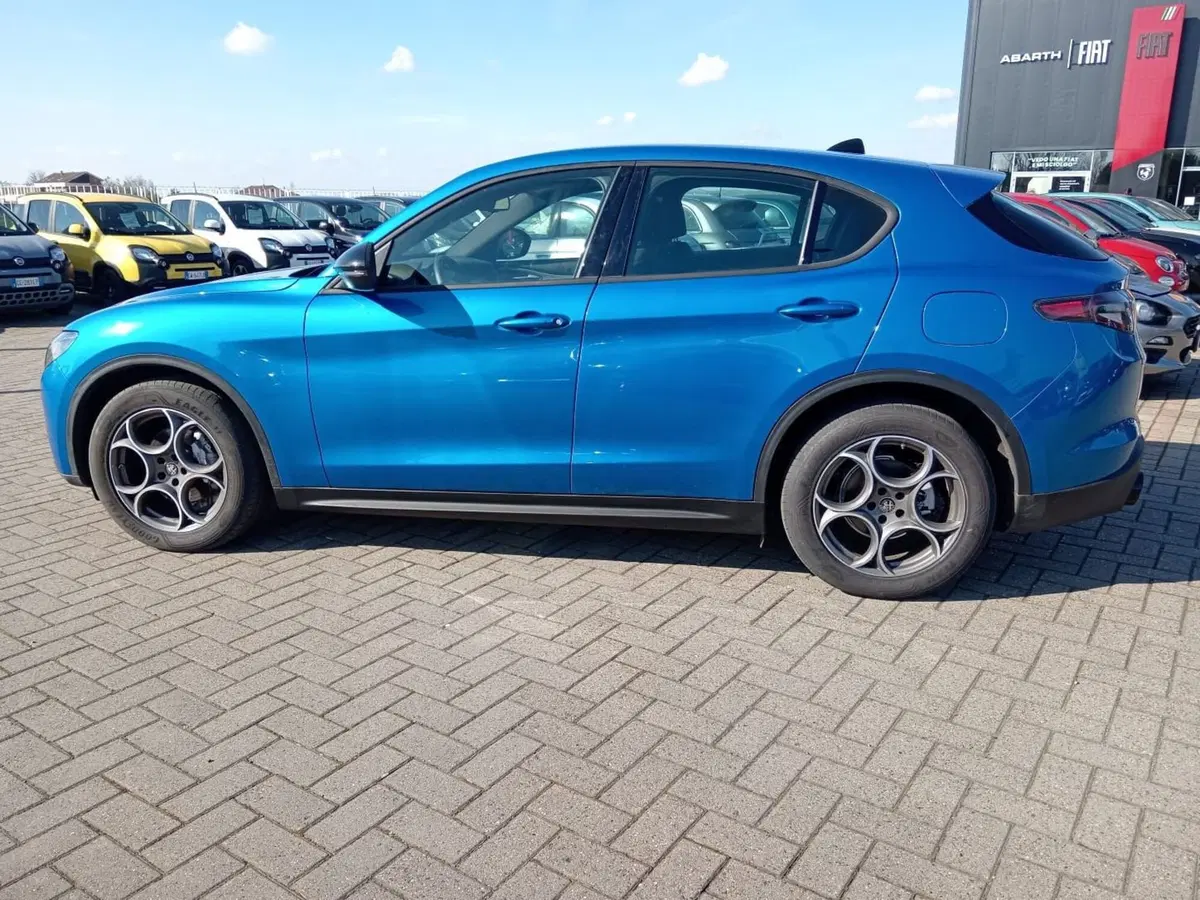Alfa Romeo Stelvio usata a Alessandria (9)