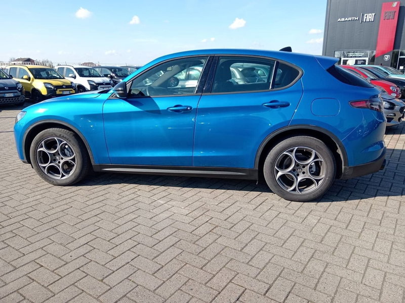 Alfa Romeo Stelvio usata a Alessandria (9)