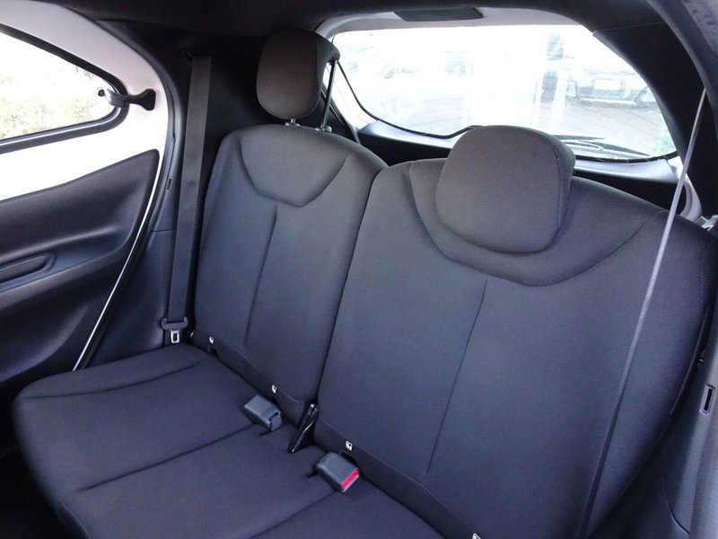 Toyota Aygo X usata a Belluno (11)