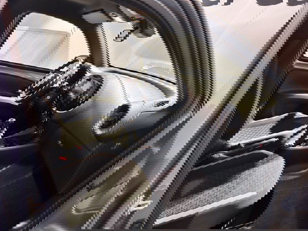 Toyota Aygo X usata a Milano (6)