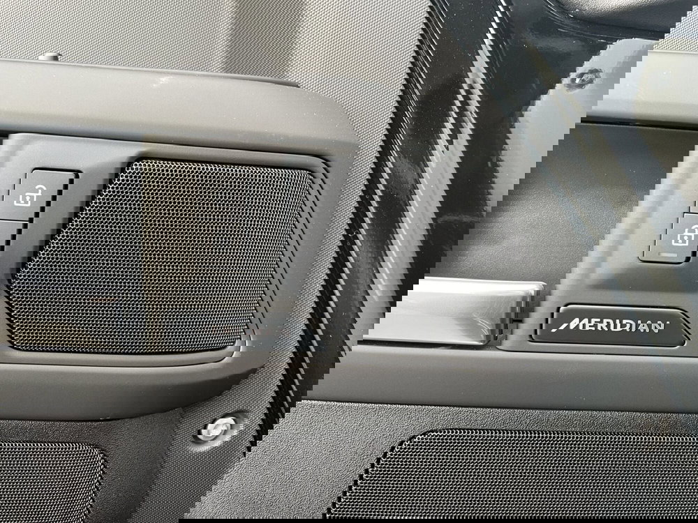 Land Rover Defender usata a Catania (12)