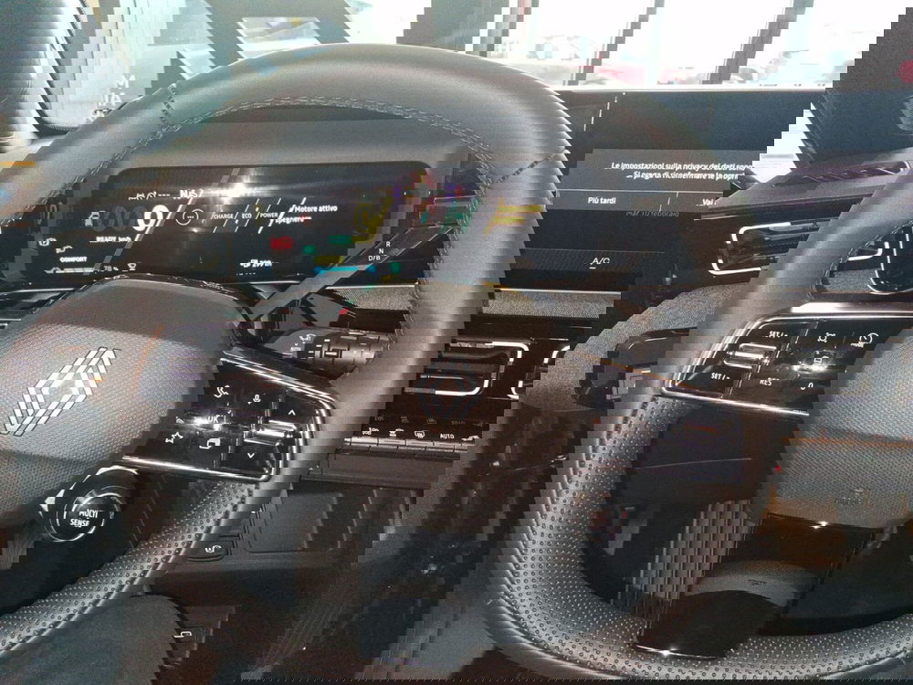 Renault Renault 5 nuova a Bologna (13)