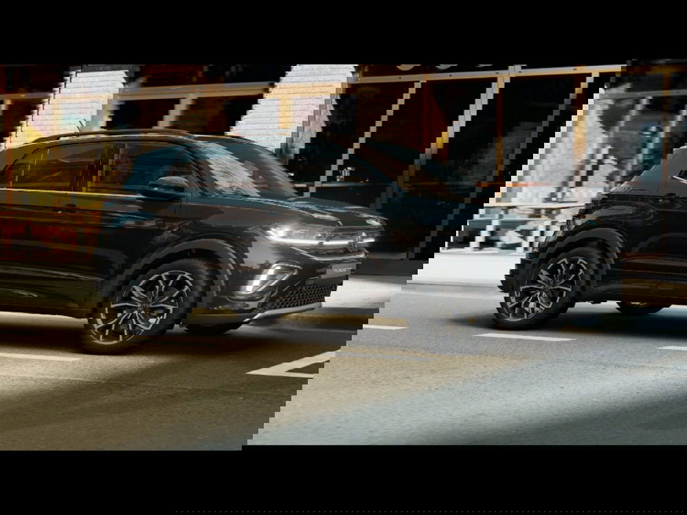 Volkswagen T-Cross nuova a Livorno (3)