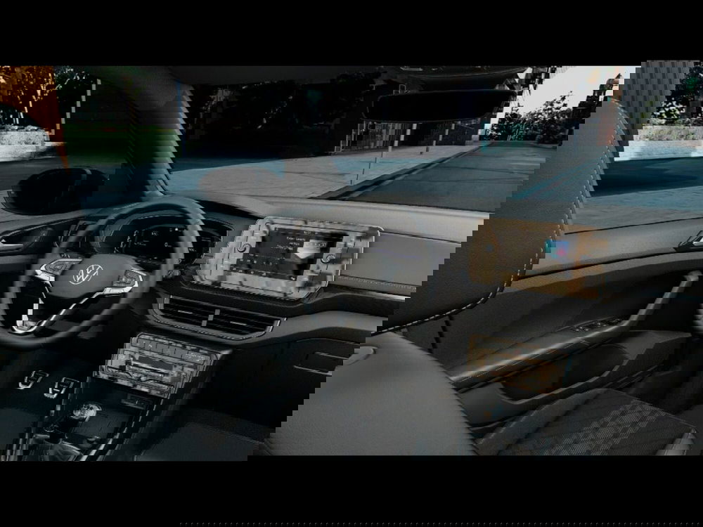 Volkswagen T-Cross nuova a Livorno (7)