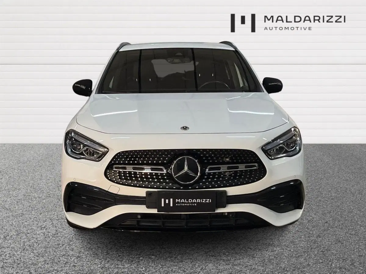 Mercedes-Benz GLA SUV usata a Bari (2)