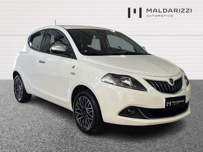 Lancia Ypsilon 1.0 FireFly 5 porte S&amp;S Hybrid Alberta Ferretti del 2022 usata a Bari