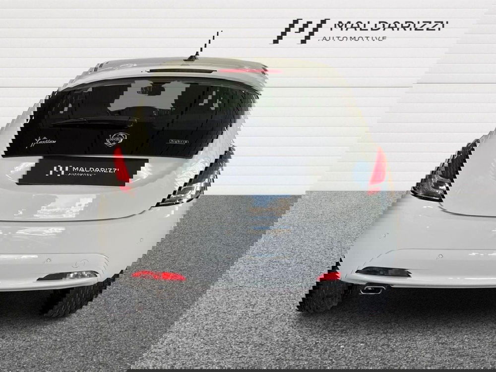 Lancia Ypsilon usata a Bari (3)