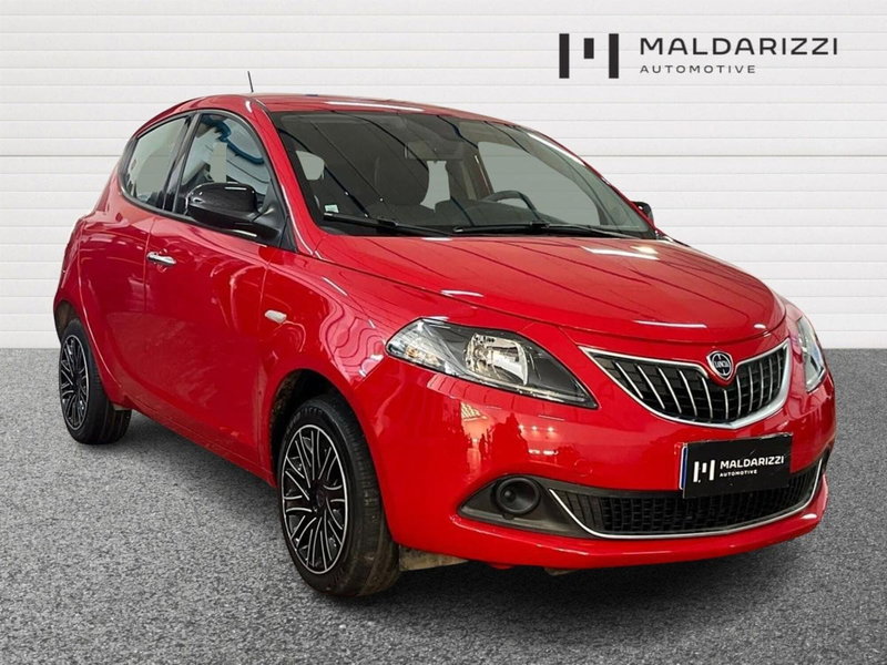 Lancia Ypsilon usata a Bari