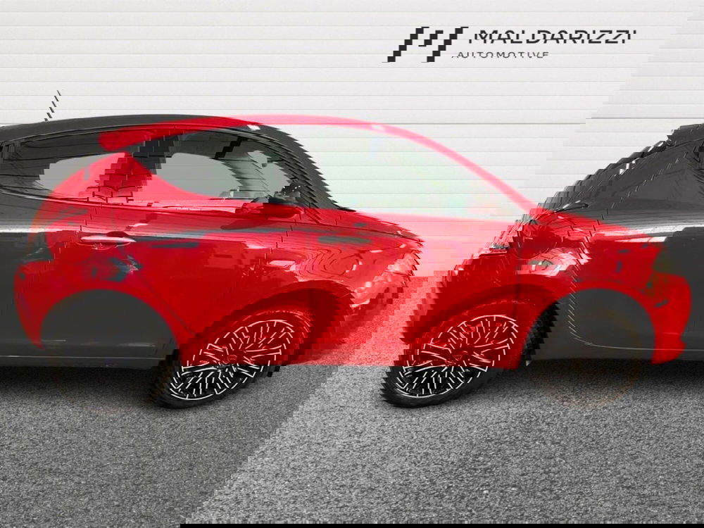 Lancia Ypsilon usata a Bari (5)