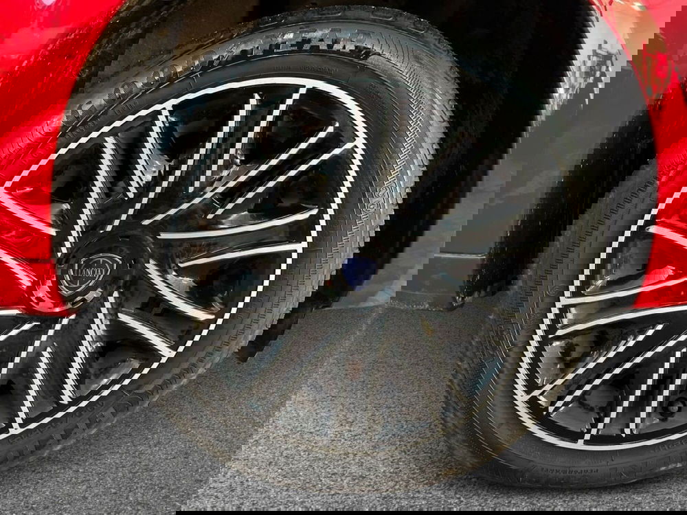 Lancia Ypsilon usata a Bari (6)