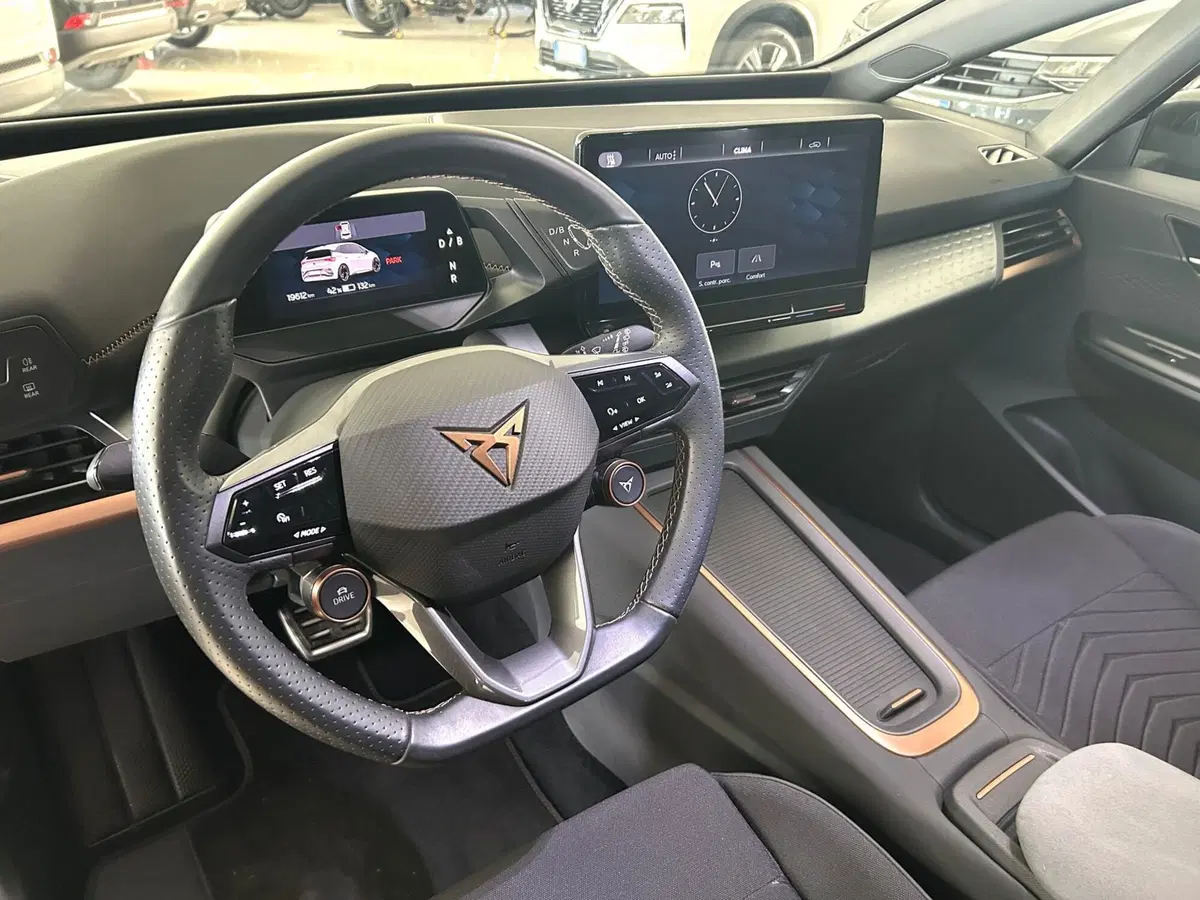 Cupra Born usata a Ferrara (9)