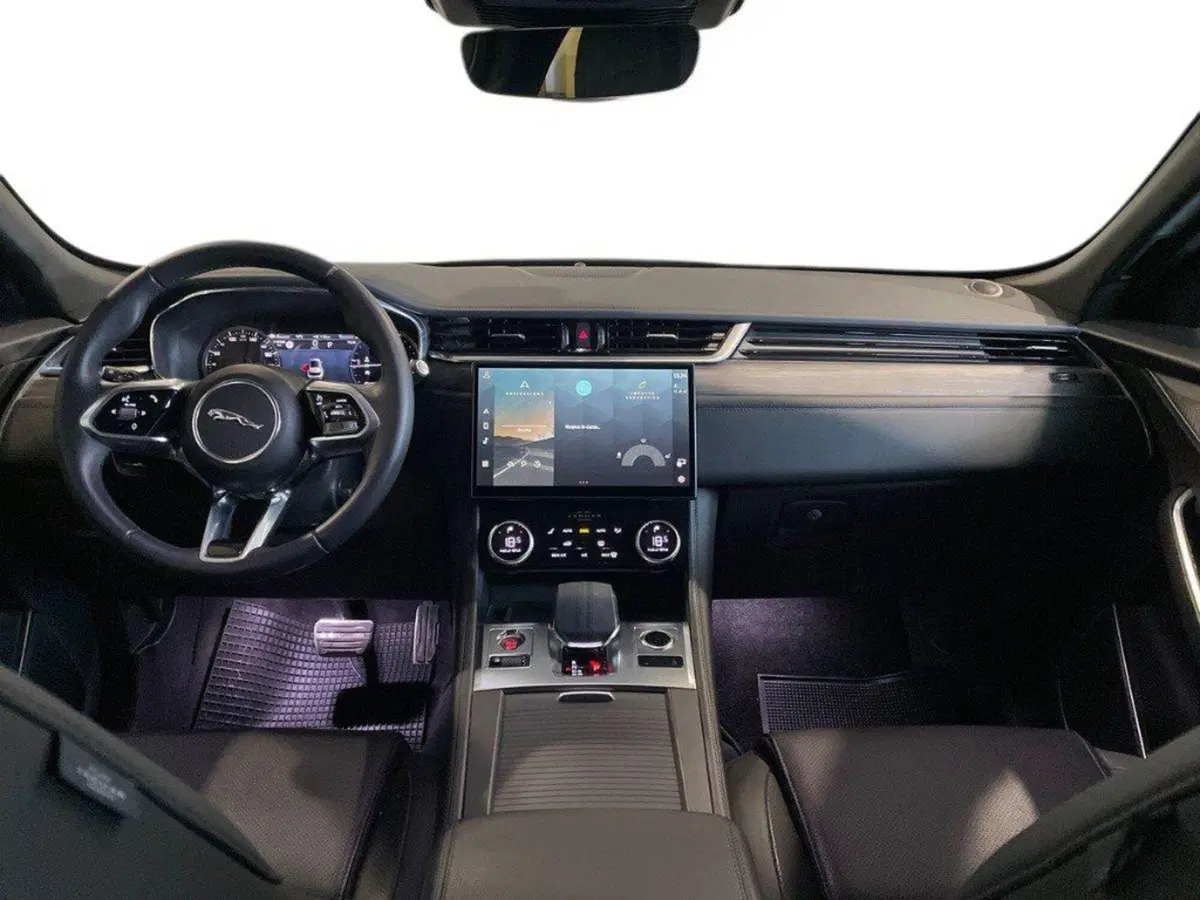 Jaguar F-Pace usata a Ancona (10)