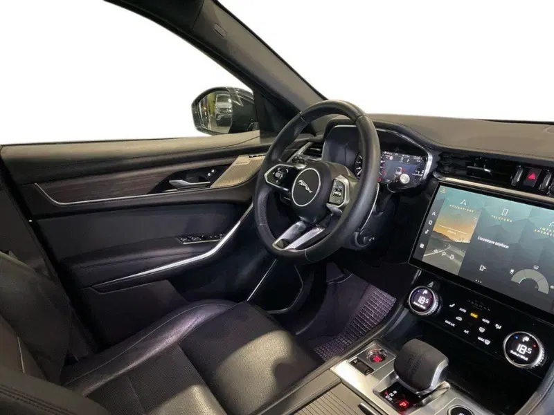 Jaguar F-Pace usata a Ancona (12)